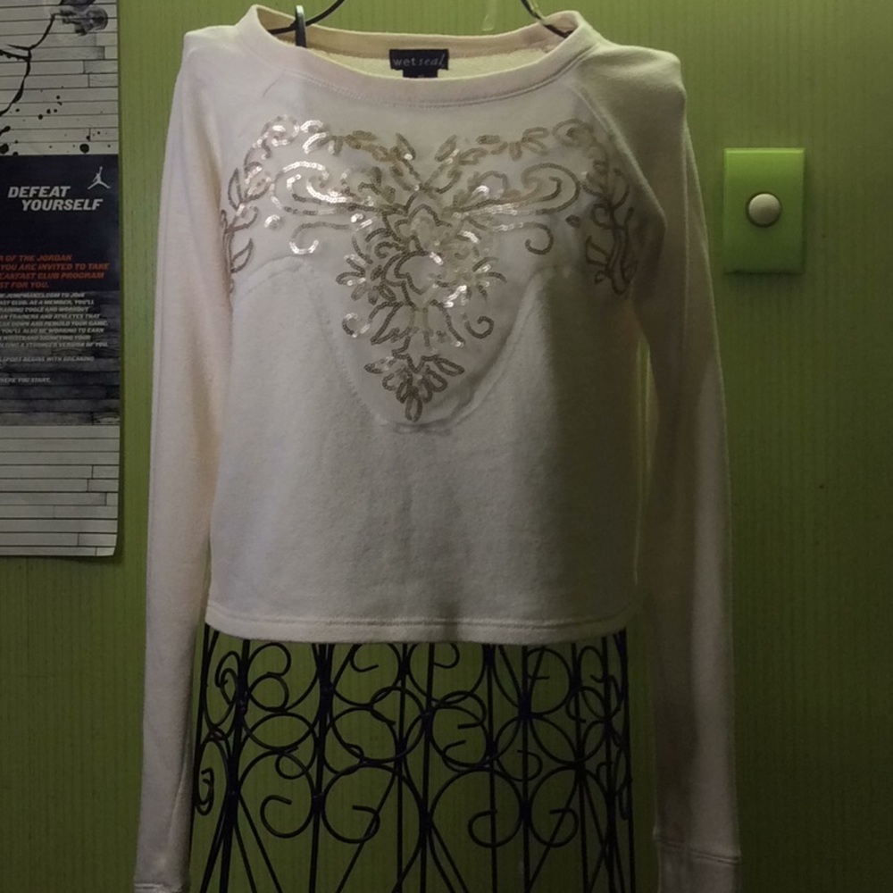 Long sleeve crop